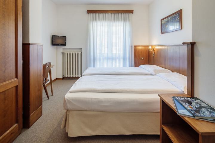Room 8 of 44