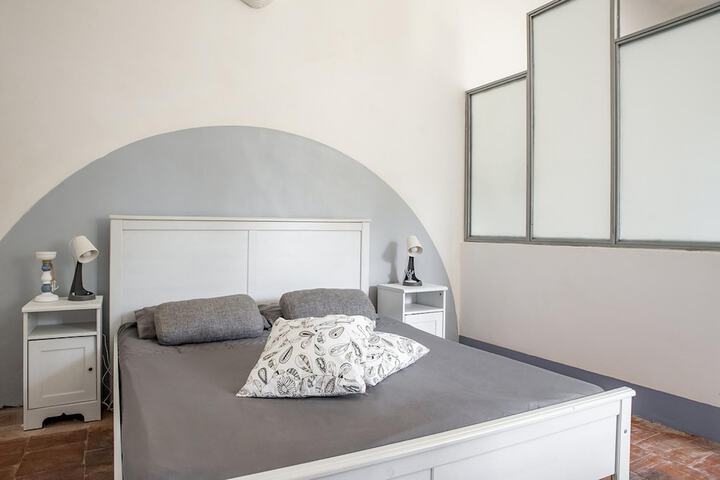 Room 3 of 18