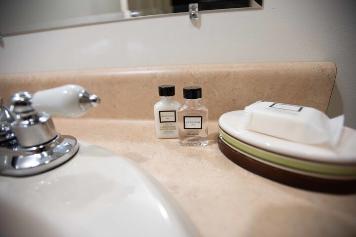Bathroom amenities