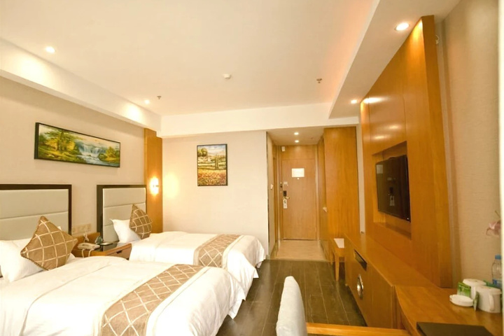 Room 3 of 16