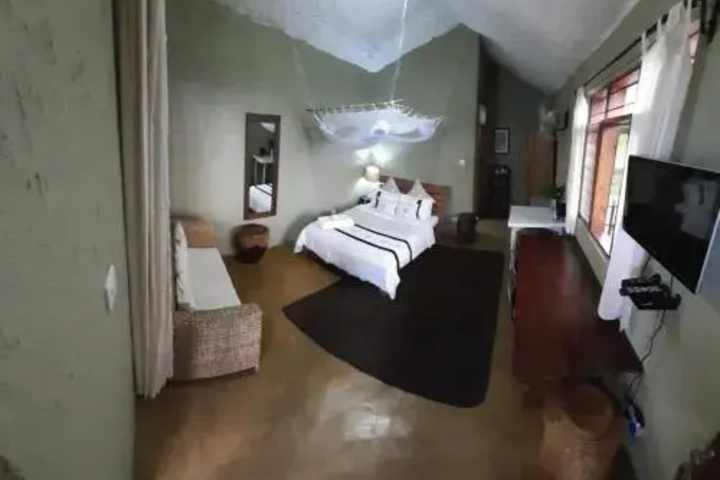 Room 5 of 7