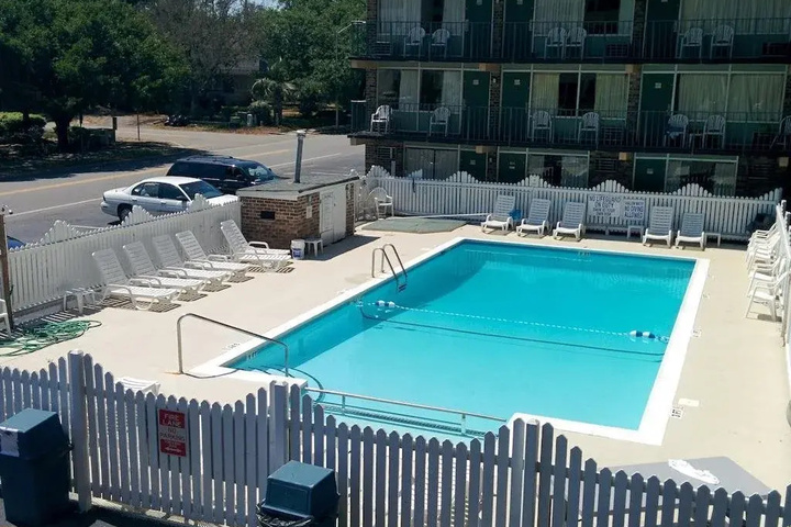 Pool 7 of 12