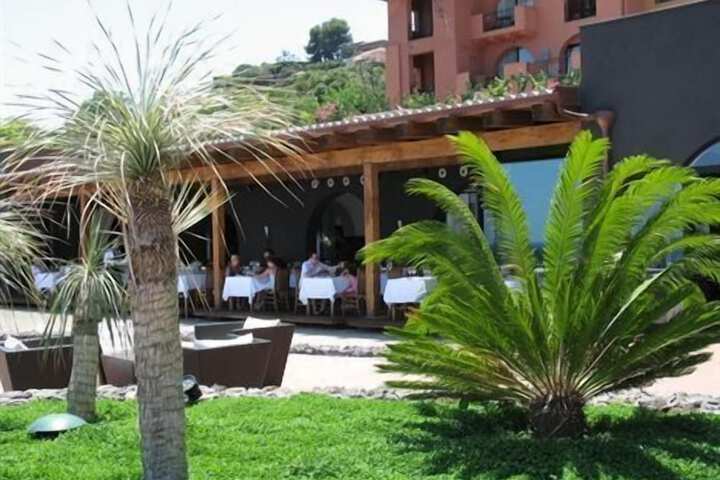 Hotel Exterior 54 of 67