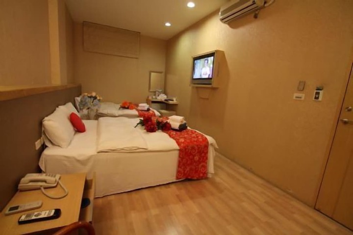 Hotel 14 of 115