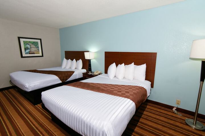 2 Queen Beds (4 of 18)