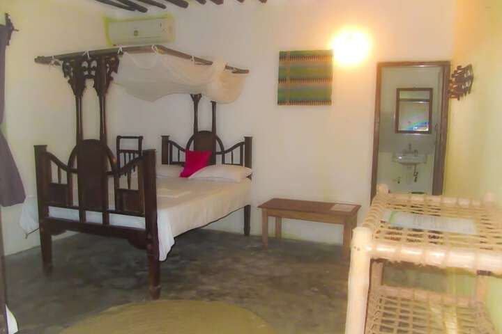 Room 19 of 28