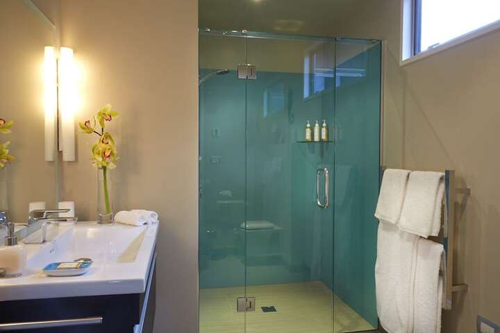 Room 9 of 28