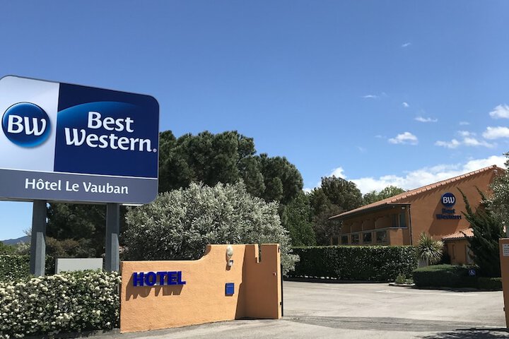 Hotel 43 of 52