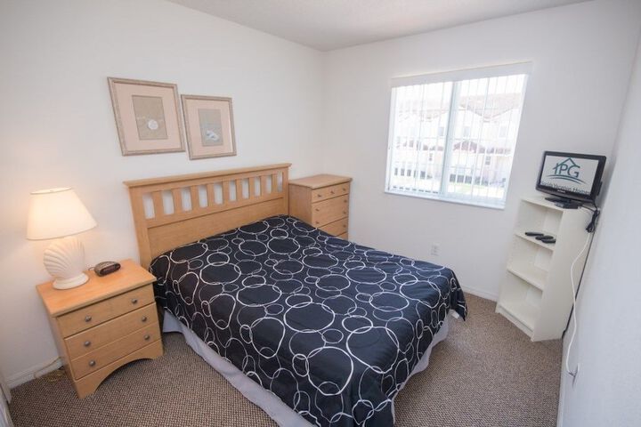 Room 4 of 13