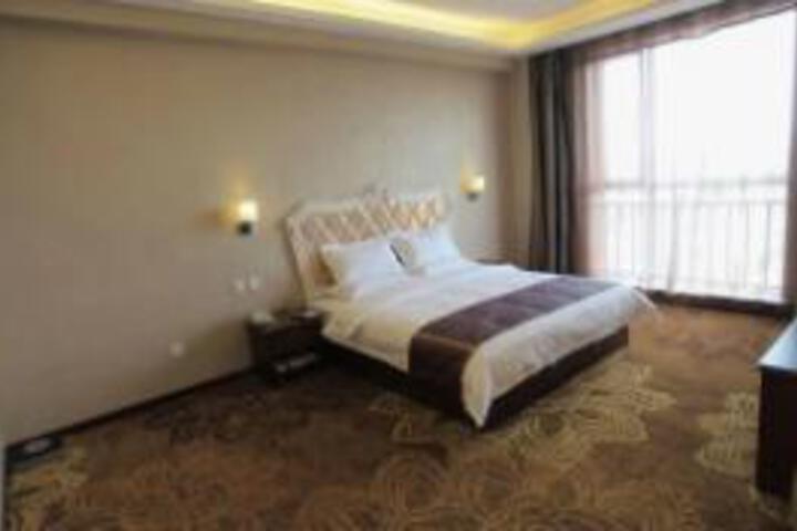 Room 7 of 8
