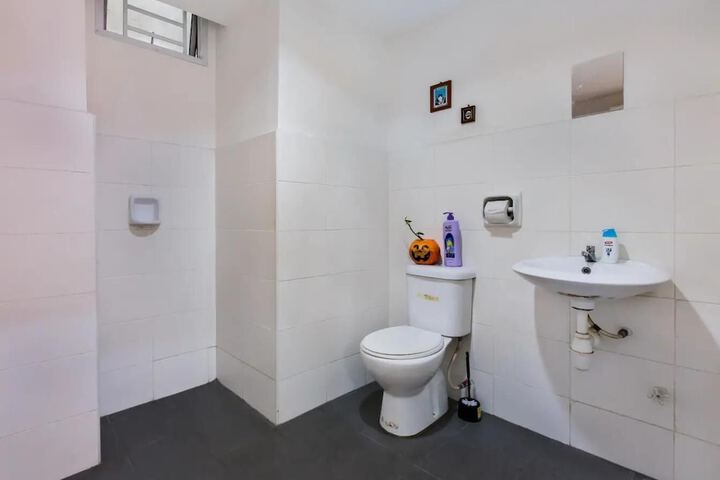 Room 14 of 29