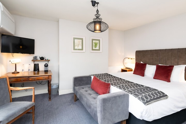 Room 15 of 32