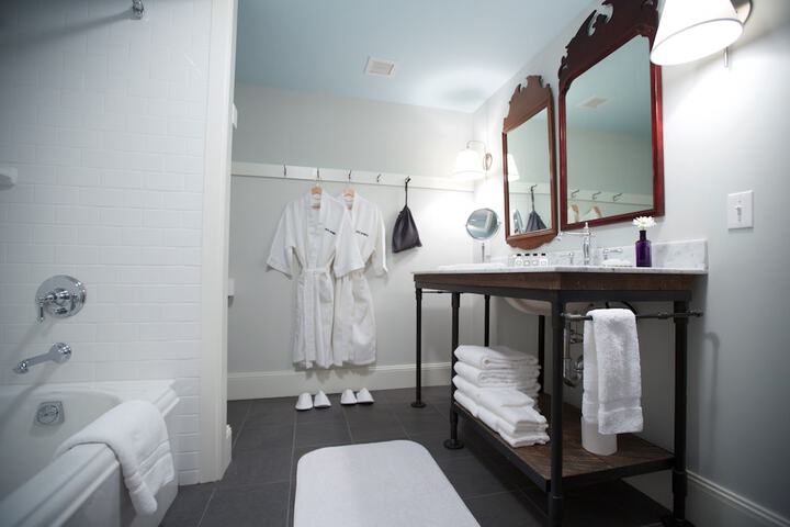 Standard | King Bed (2 of 23)