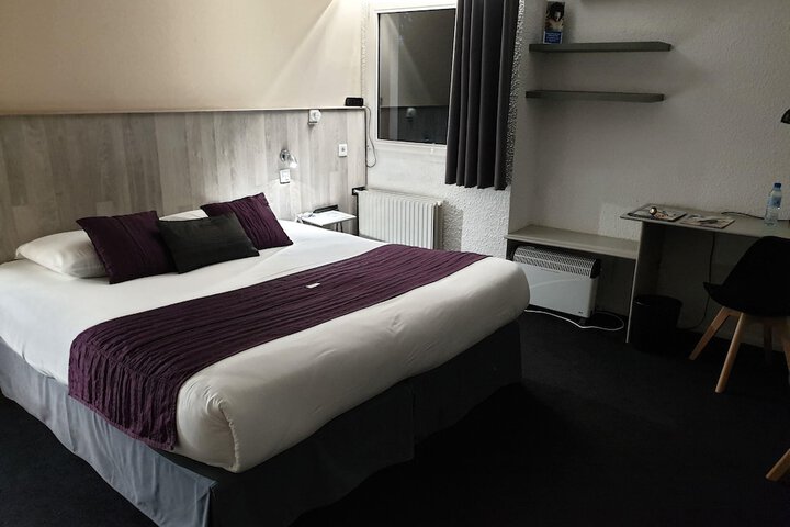 Room 7 of 40