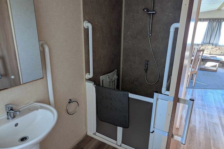 Room 15 of 24