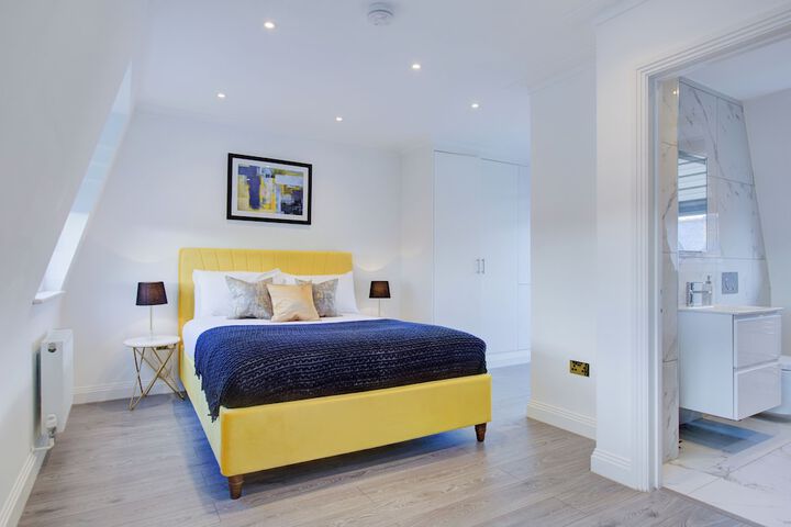 Room 4 of 34