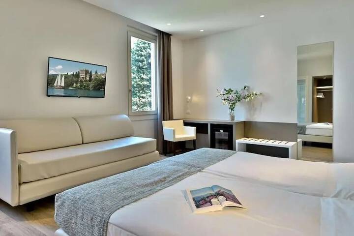 Room 7 of 44