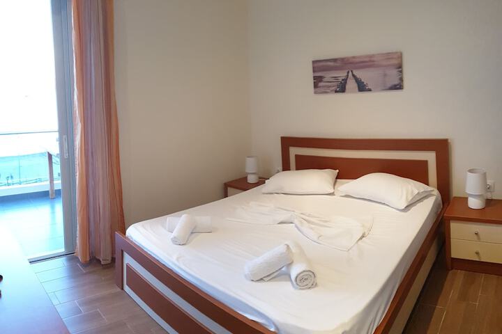 Room 2 of 21