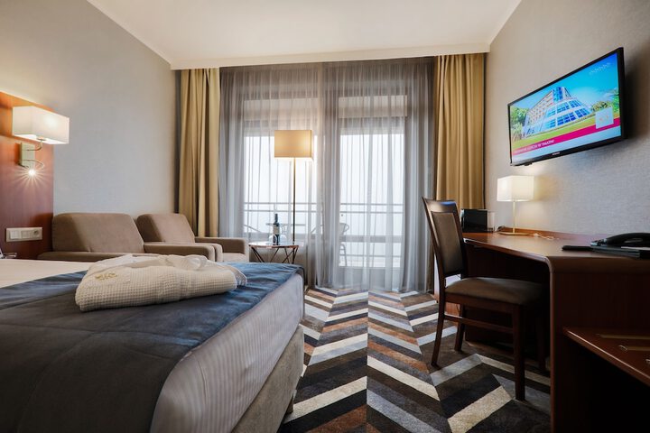 Room 21 of 77