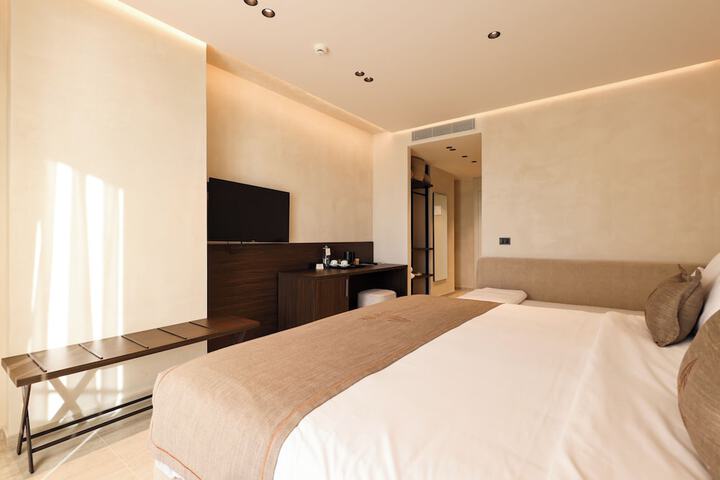 Room 12 of 63