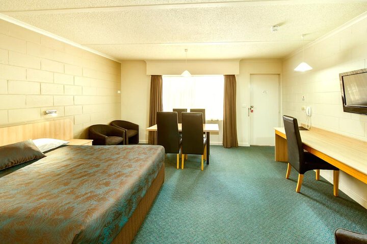 Room 11 of 35
