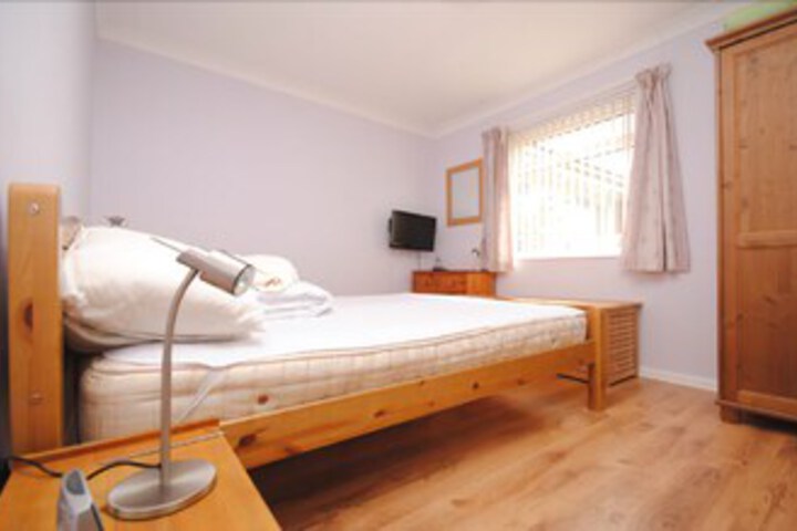 Room 13 of 33