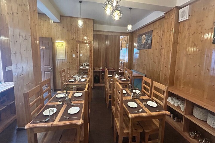 Dining 170 of 251