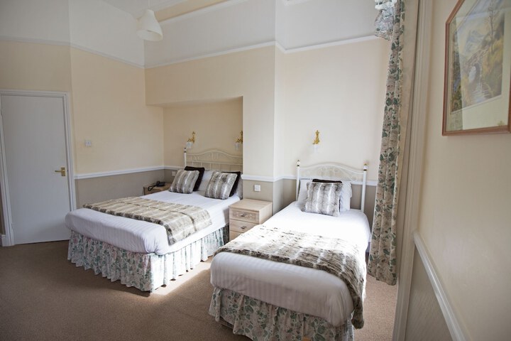 Room 7 of 74