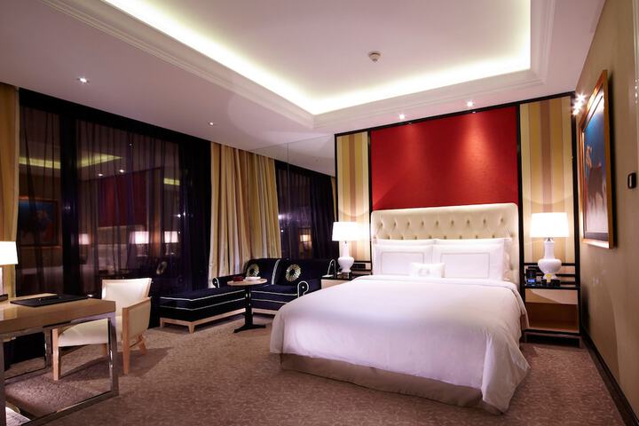 Room 9 of 65