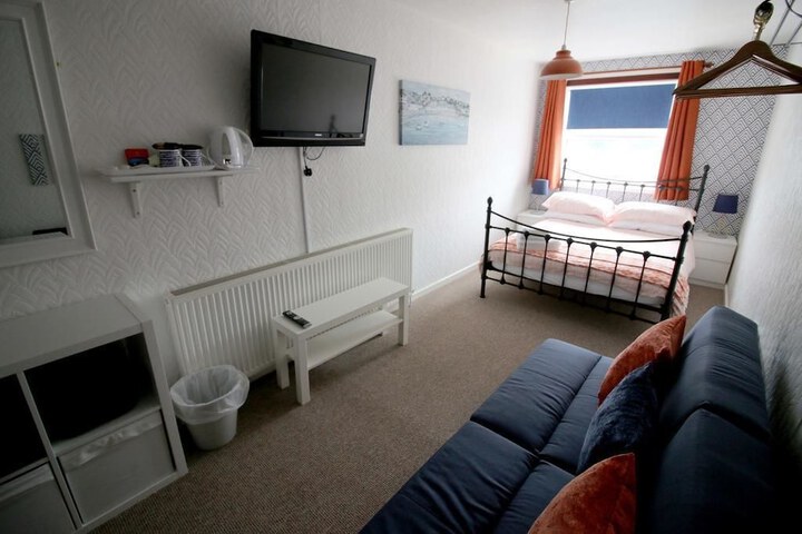 Room 11 of 52