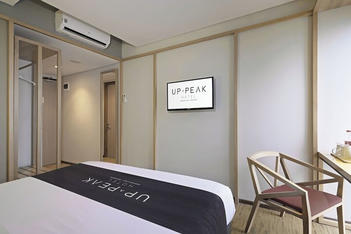 Room 11 of 41