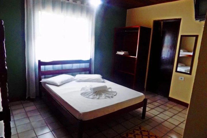 Room 3 of 16
