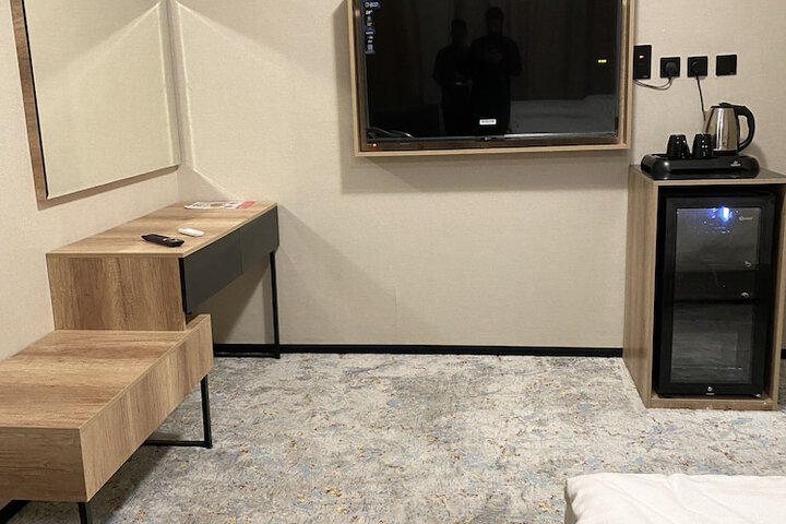 Room 8 of 24