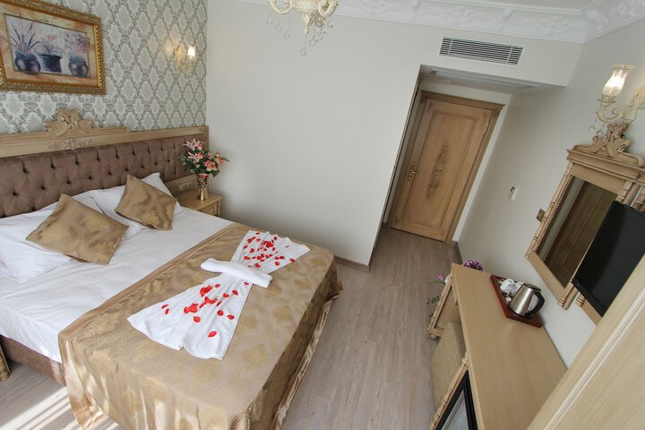 Room 12 of 67