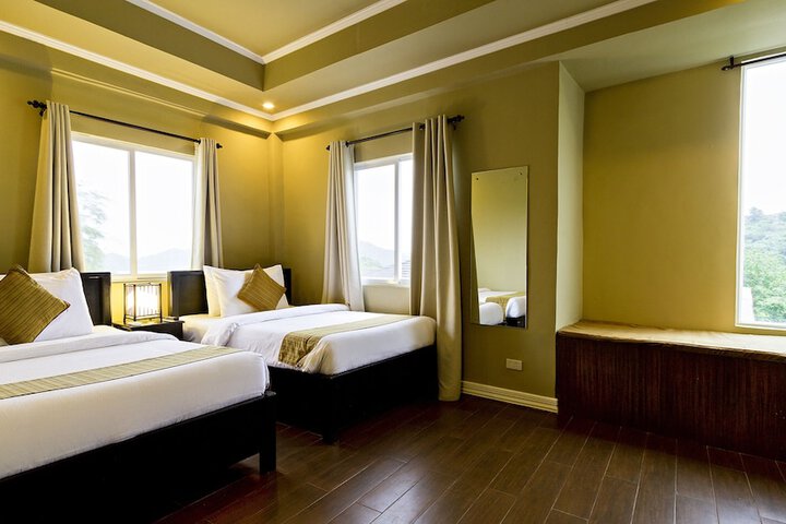 Room 8 of 32