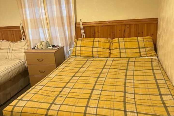 Room 6 of 20