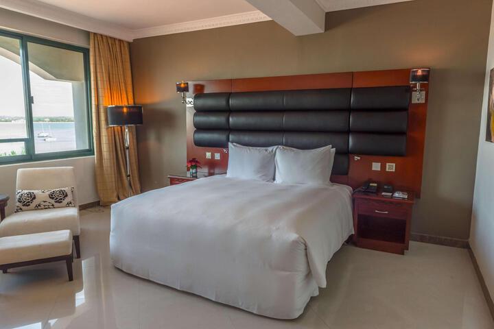 Room 12 of 64