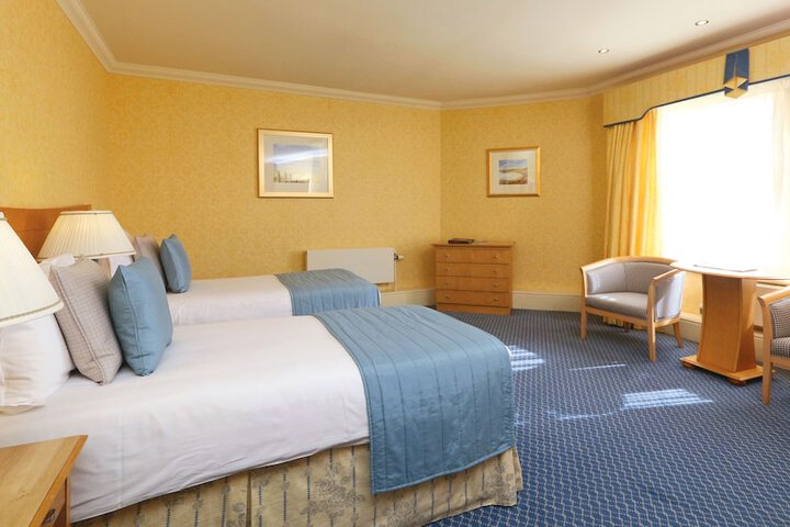 Room 42 of 110