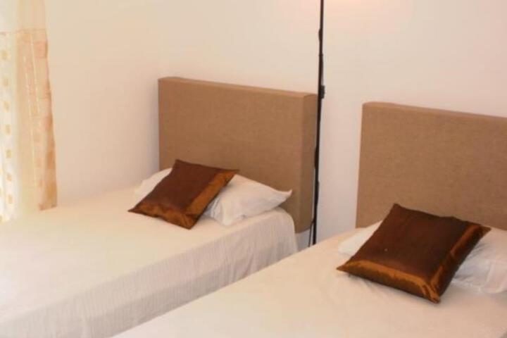 Room 2 of 5