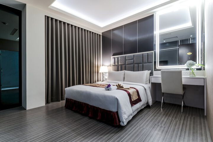 Room 27 of 56