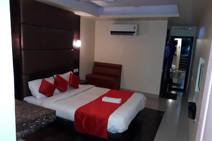 Room 15 of 27