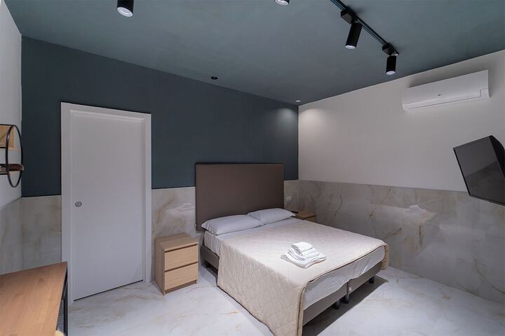 Room 12 of 309