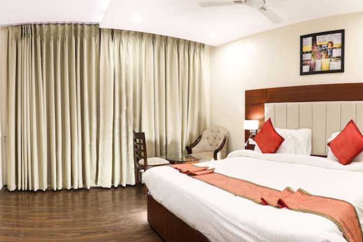 Room 5 of 30