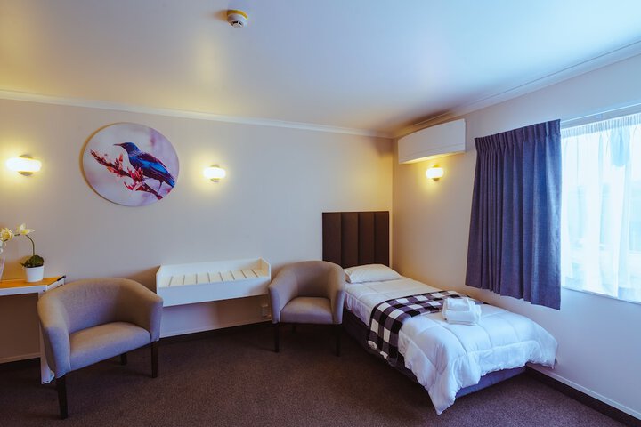Room 7 of 63