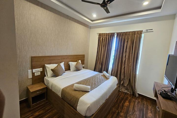 Room 8 of 20