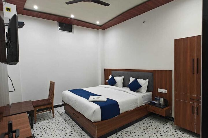 Room 25 of 39