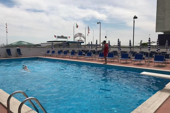 Pool Hotel
