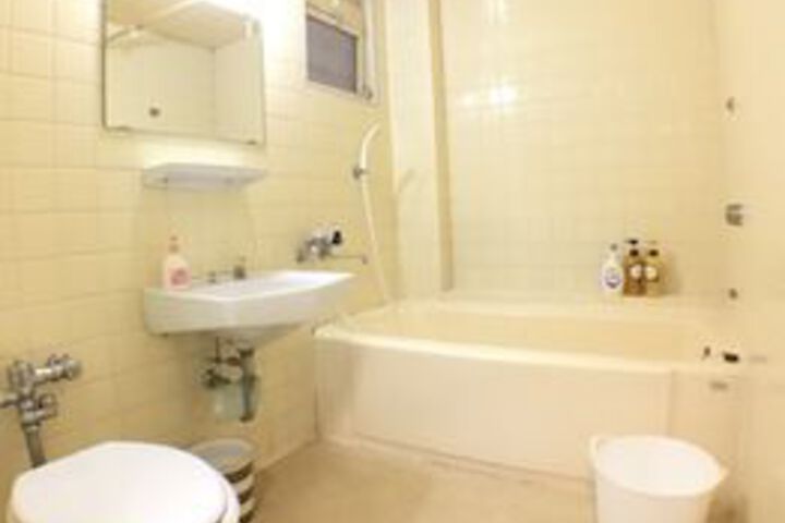 Room 7 of 115