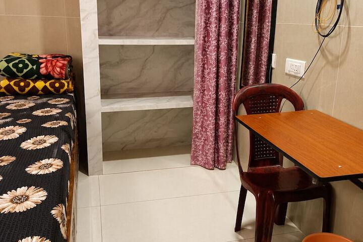 Room 10 of 22