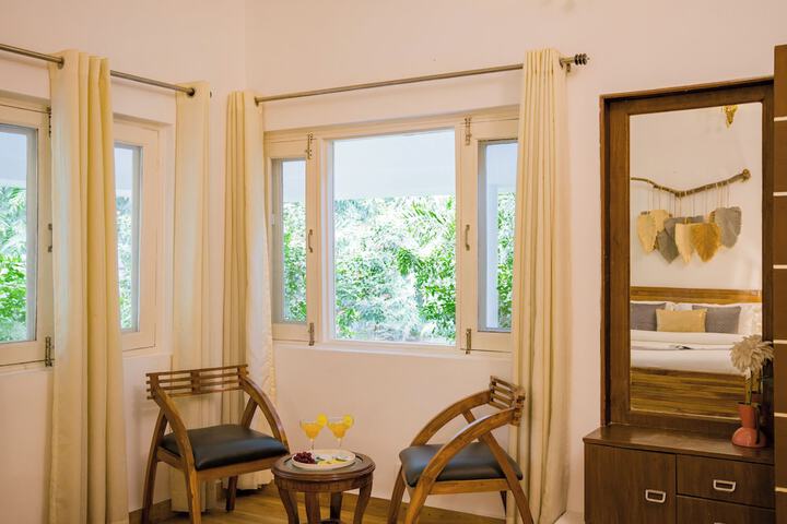 Room 28 of 106